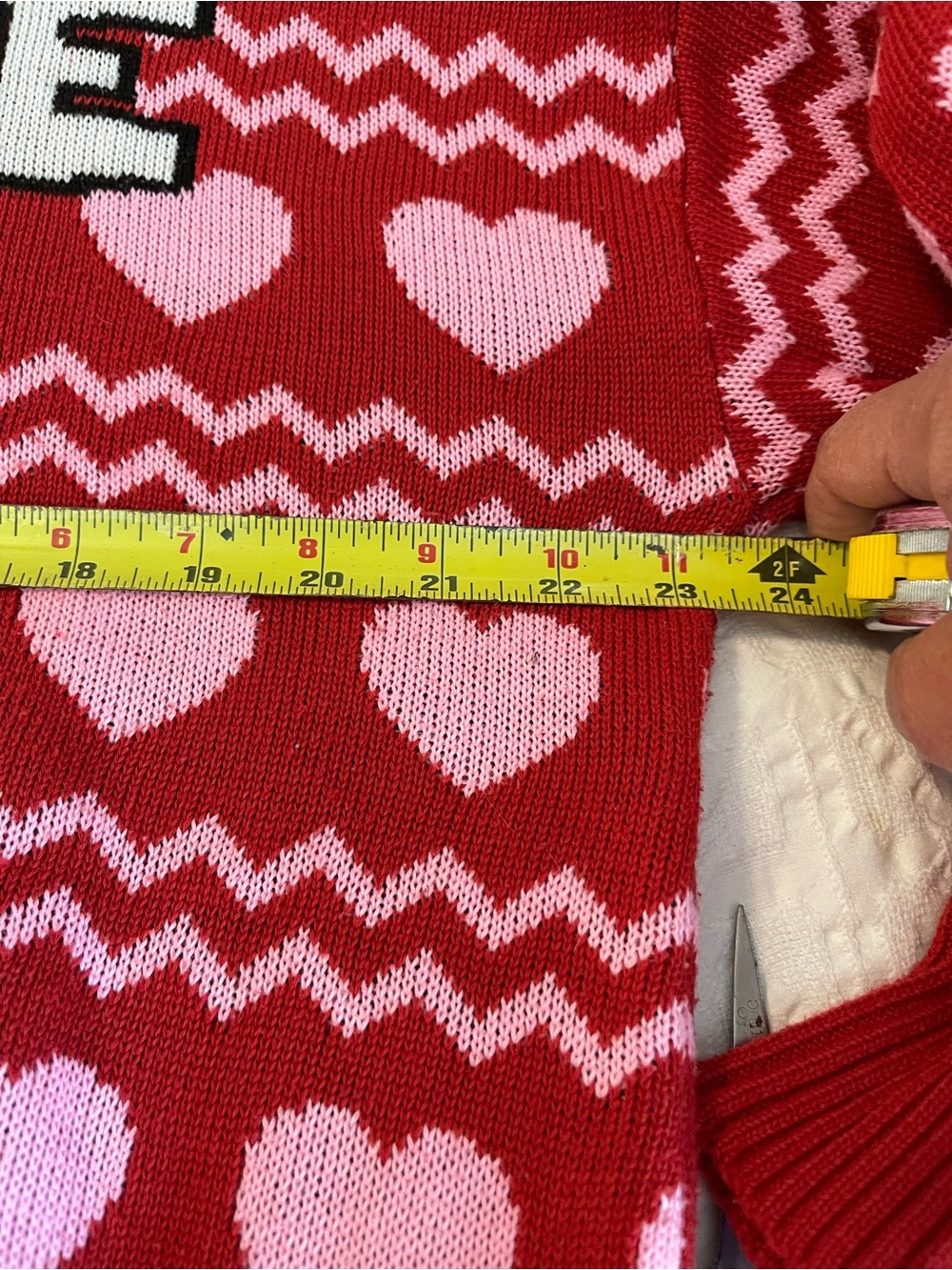 Snoopy Peanuts Women’s Valentines Day ‘Be mine’ Cropped Sweatshirt xl - Picture 2 of 5